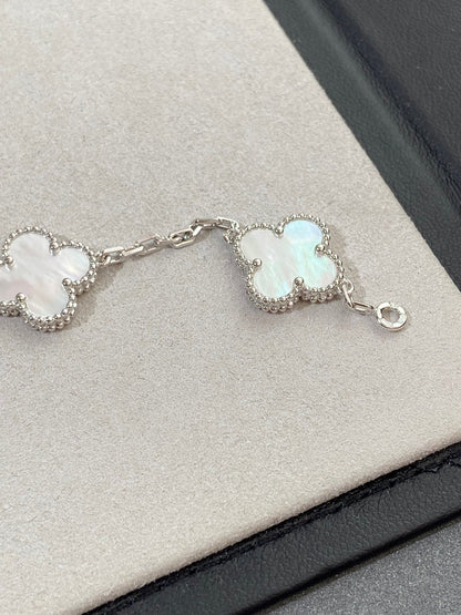[Am jewelry]CLOVER WHITE PEARL MOP 5 MOTIF BRACELET COLLECTION