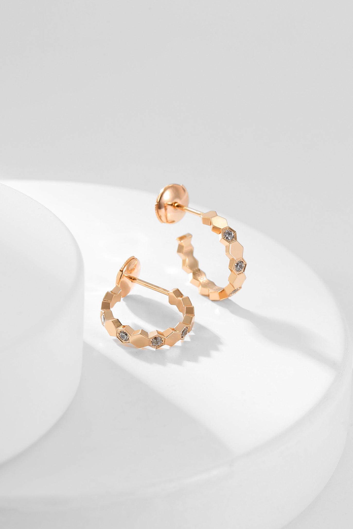 [Am jewelry]BEE LOVE DIAMOND HOOP EARRINGS