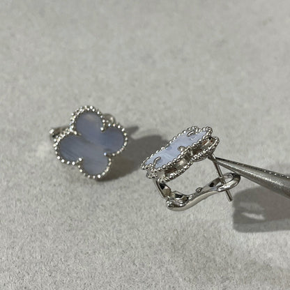[Am jewelry]CLOVER CHALCEDONY SILVER STUD EARRINGS