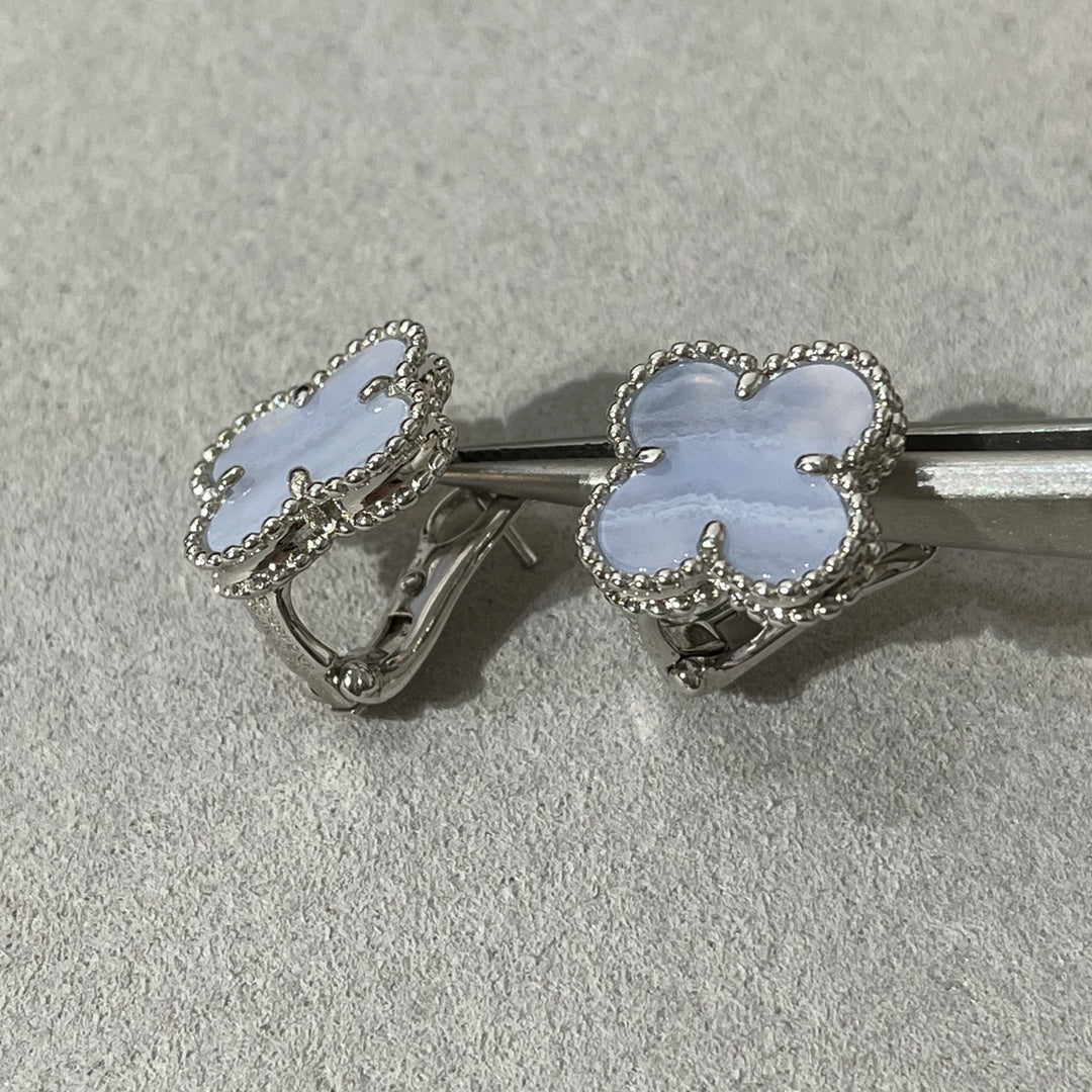 [Am jewelry]CLOVER CHALCEDONY SILVER STUD EARRINGS