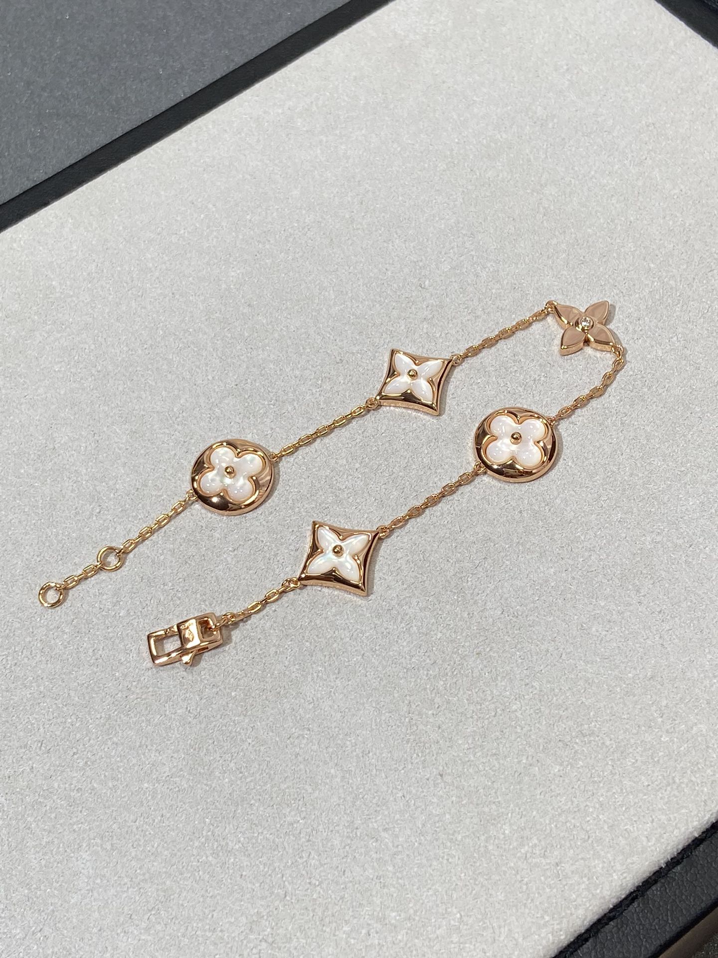 [Am jewelry]STAR AND SUN 5 MOTIF MOP PINK GOLD BRACELET
