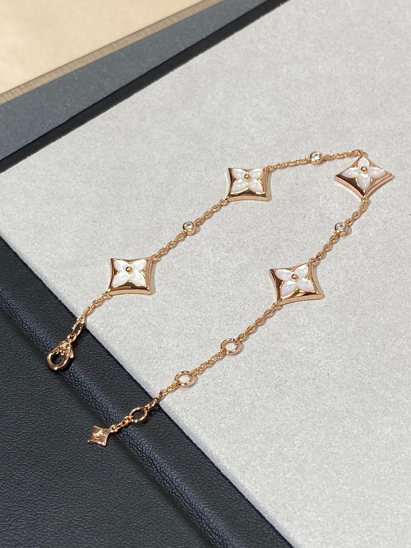 [Am jewelry]STAR 4 MOTIF MOP DIAMOND PINK GOLD BRACELET