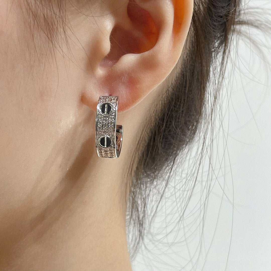 [Am jewelry]LOVE CERAMIC DIAMOND PAVED SILVER EARRINGS
