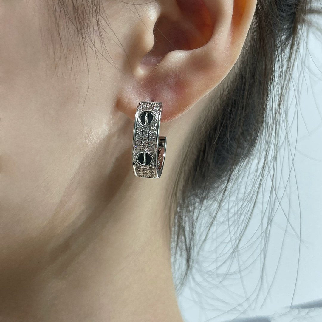 [Am jewelry]LOVE CERAMIC DIAMOND PAVED SILVER EARRINGS
