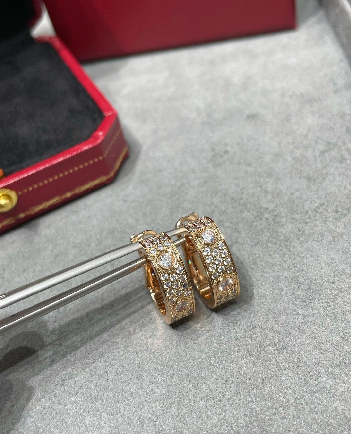 [Am jewelry]LOVE 5.5MM DIAMOND PAVED EARRINGS