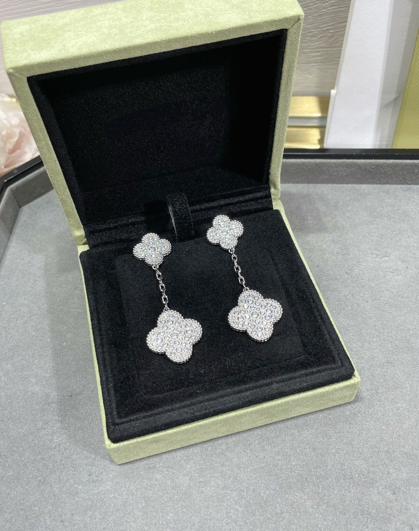 [Am jewelry]CLOVER 2 MOTIFS DIAMOND PAVED SILVER EARRINGS
