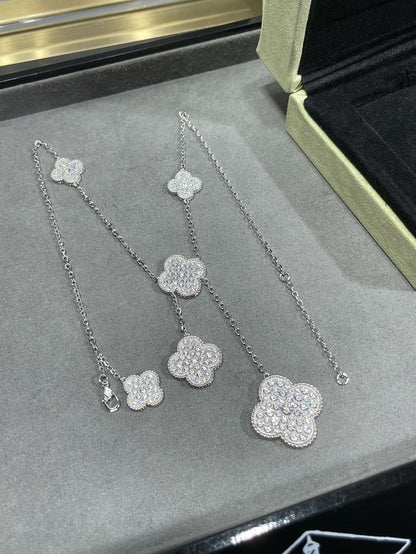 [Am jewelry]CLOVER 6 MOTIF DIAMOND PAVED NECKLACE