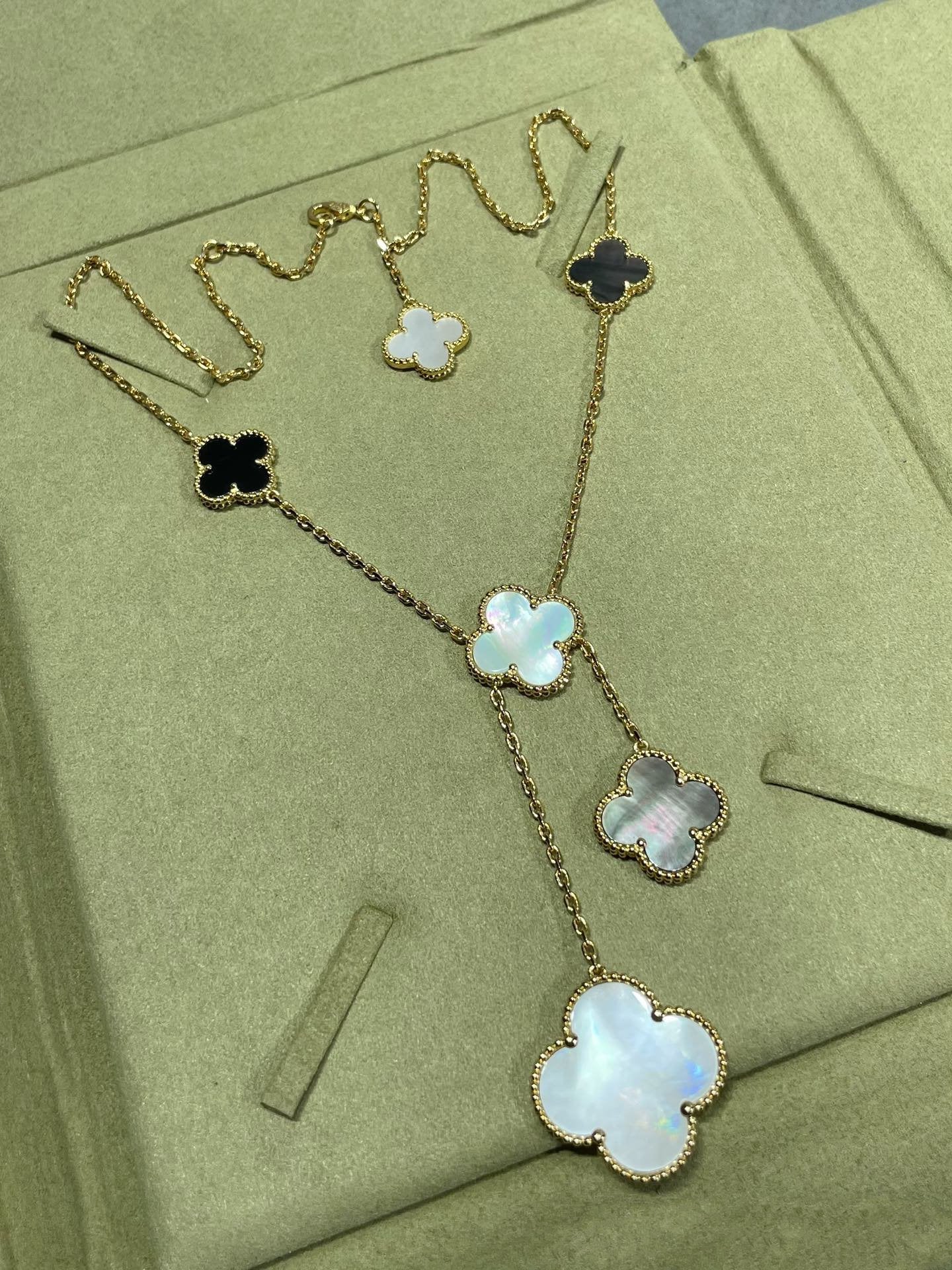 [Am jewelry]CLOVER 6 MOTIF MOP ONYX GOLD NECKLACE