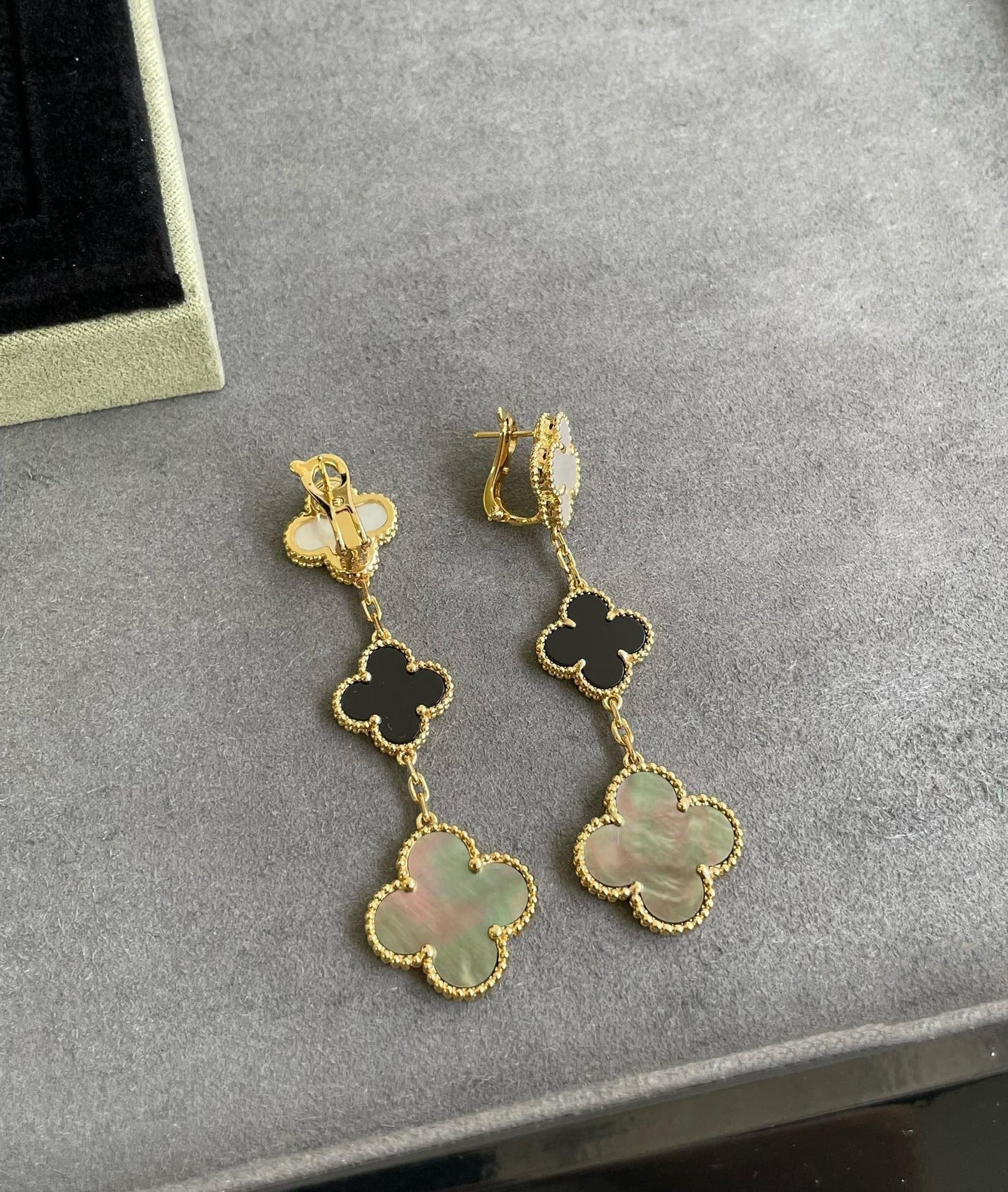 [Am jewelry]CLOVER 3 MOTIF MOP ONYX DARK MOP PINK GOLD EARRINGS