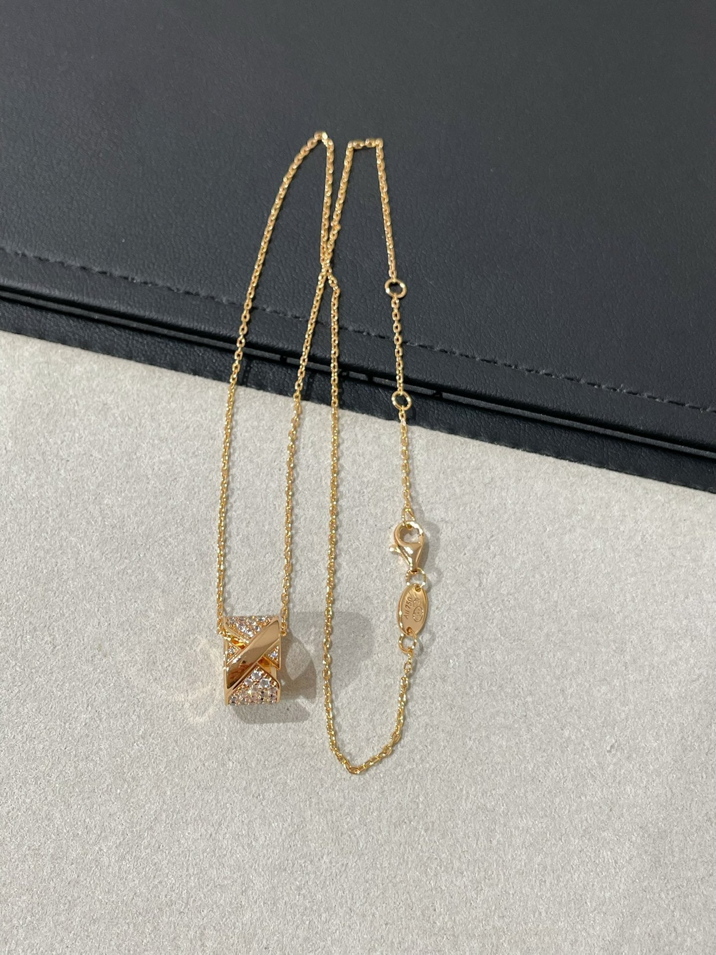 [Am jewelry]LIENS EVIDENCE DIAMOND PAVED NECKLACE