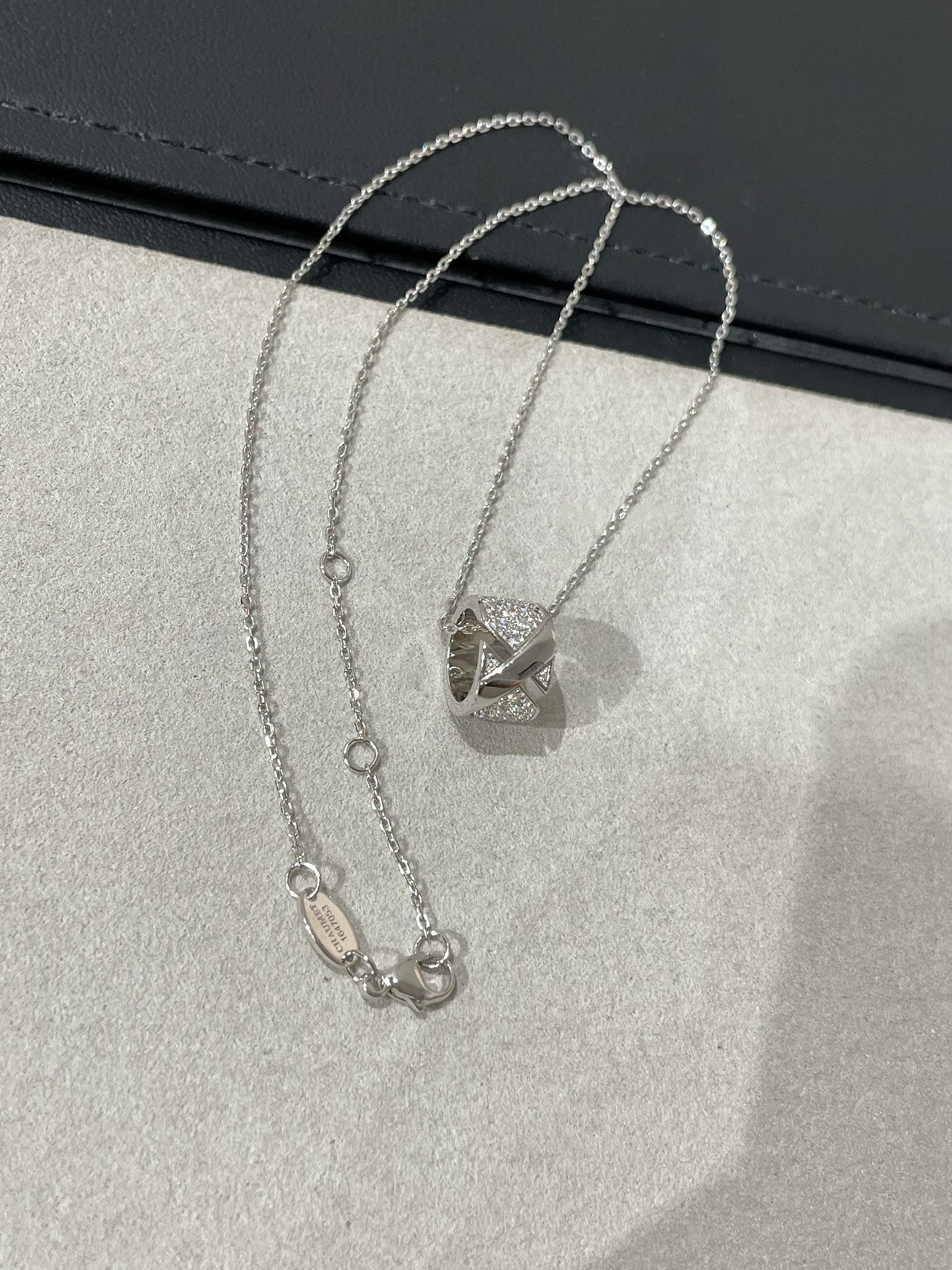 [Am jewelry]LIENS EVIDENCE DIAMOND PAVED NECKLACE