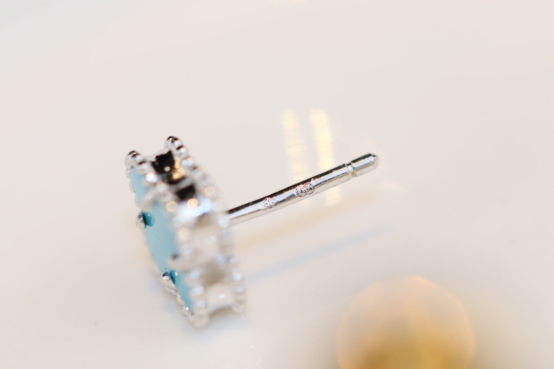 [Am jewelry]CLOVER MINI TURQUOISE SILVER STUD EARRINGS