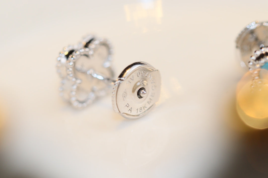 [Am jewelry]CLOVER MINI TURQUOISE SILVER STUD EARRINGS