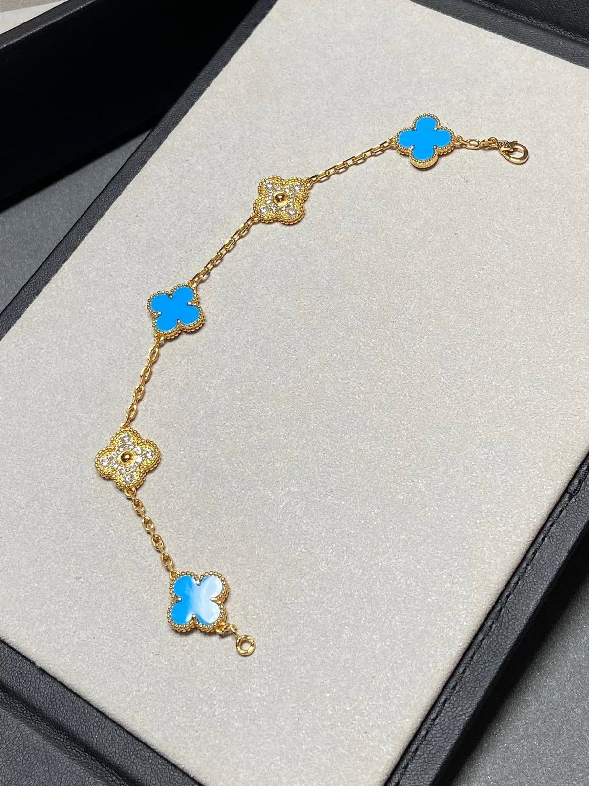 [Am jewelry] CLOVER 5 MOTIF BLUE AGATE BRACELET COLLECTION