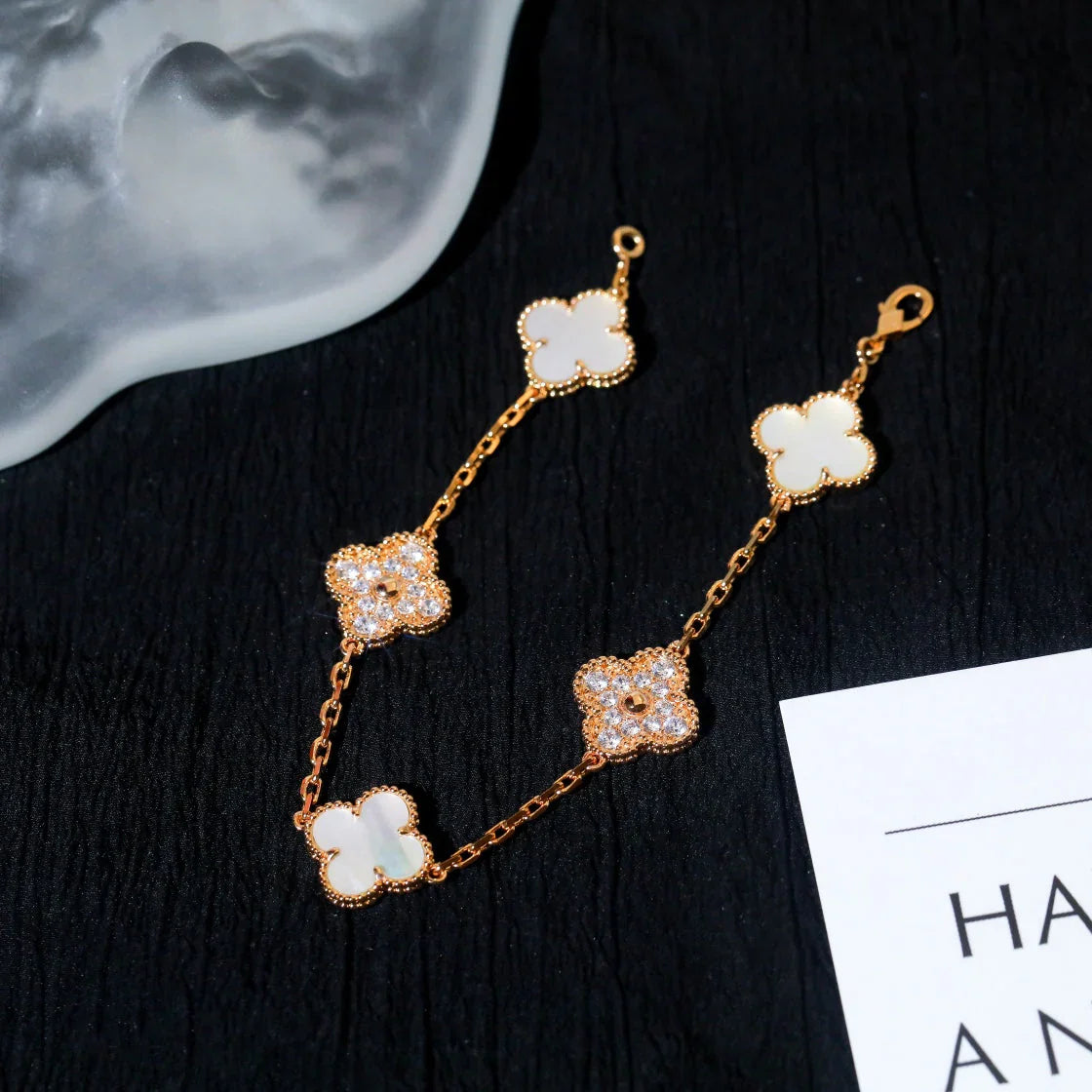 [Am jewelry]CLOVER WHITE PEARL MOP 5 MOTIF BRACELET COLLECTION