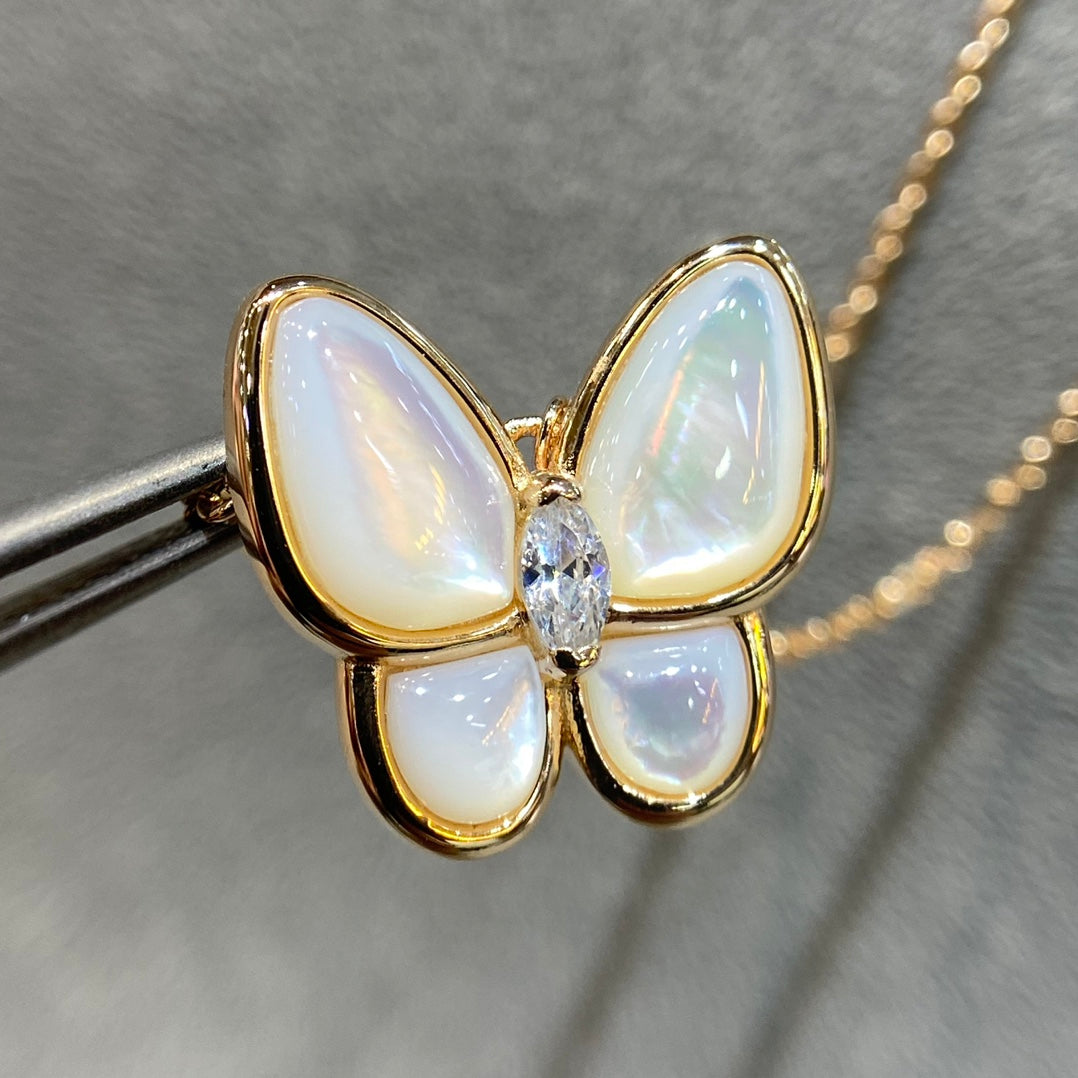 [Am jewelry]BUTTERFLY MOP DIAMOND NECKLACE