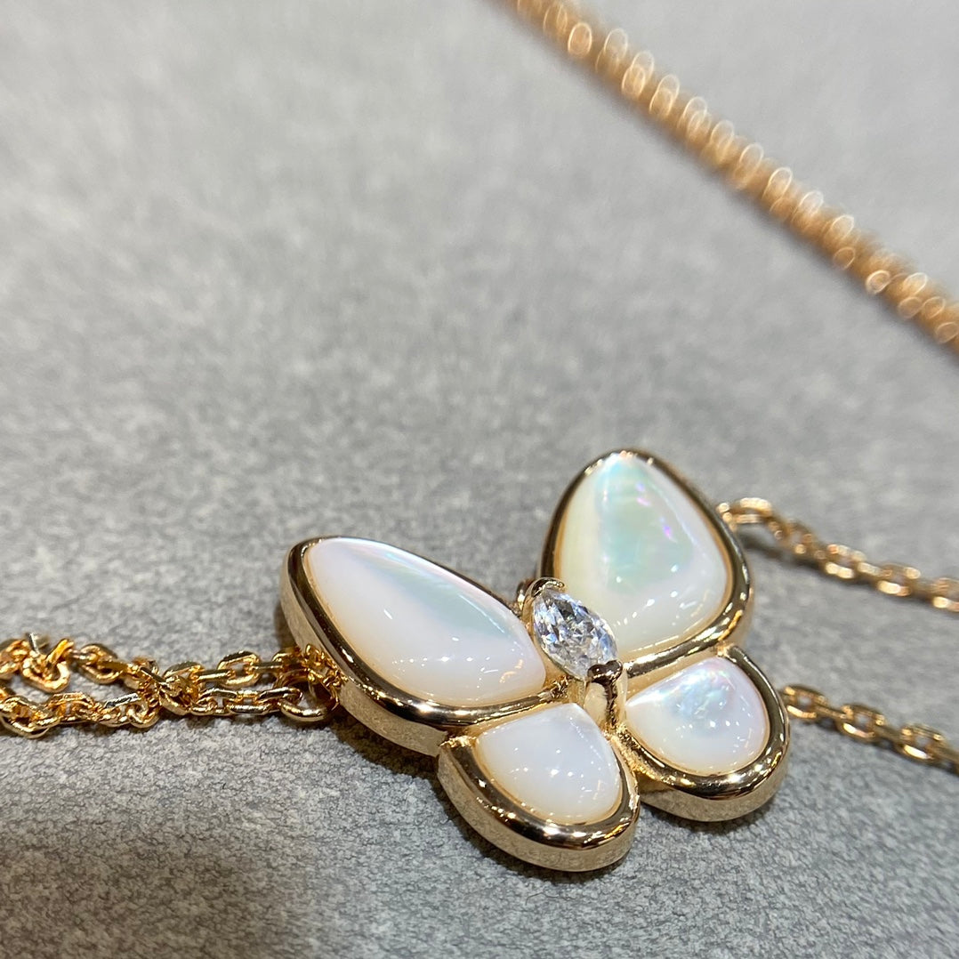 [Am jewelry]BUTTERFLY MOP DIAMOND NECKLACE