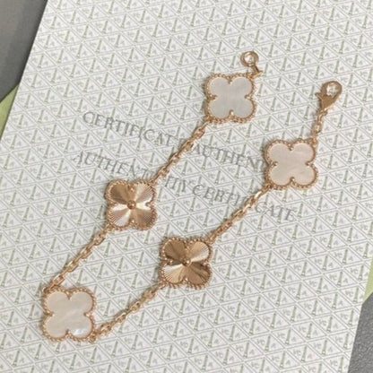 [Am jewelry]CLOVER WHITE PEARL MOP 5 MOTIF BRACELET COLLECTION