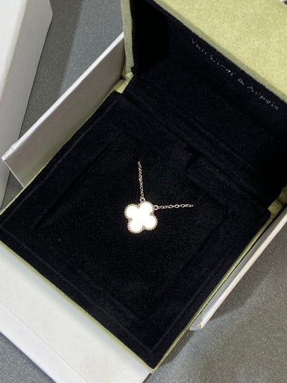[Am jewelry]CLOVER MEDIUM SILVER WHITE MOP NECKLACE