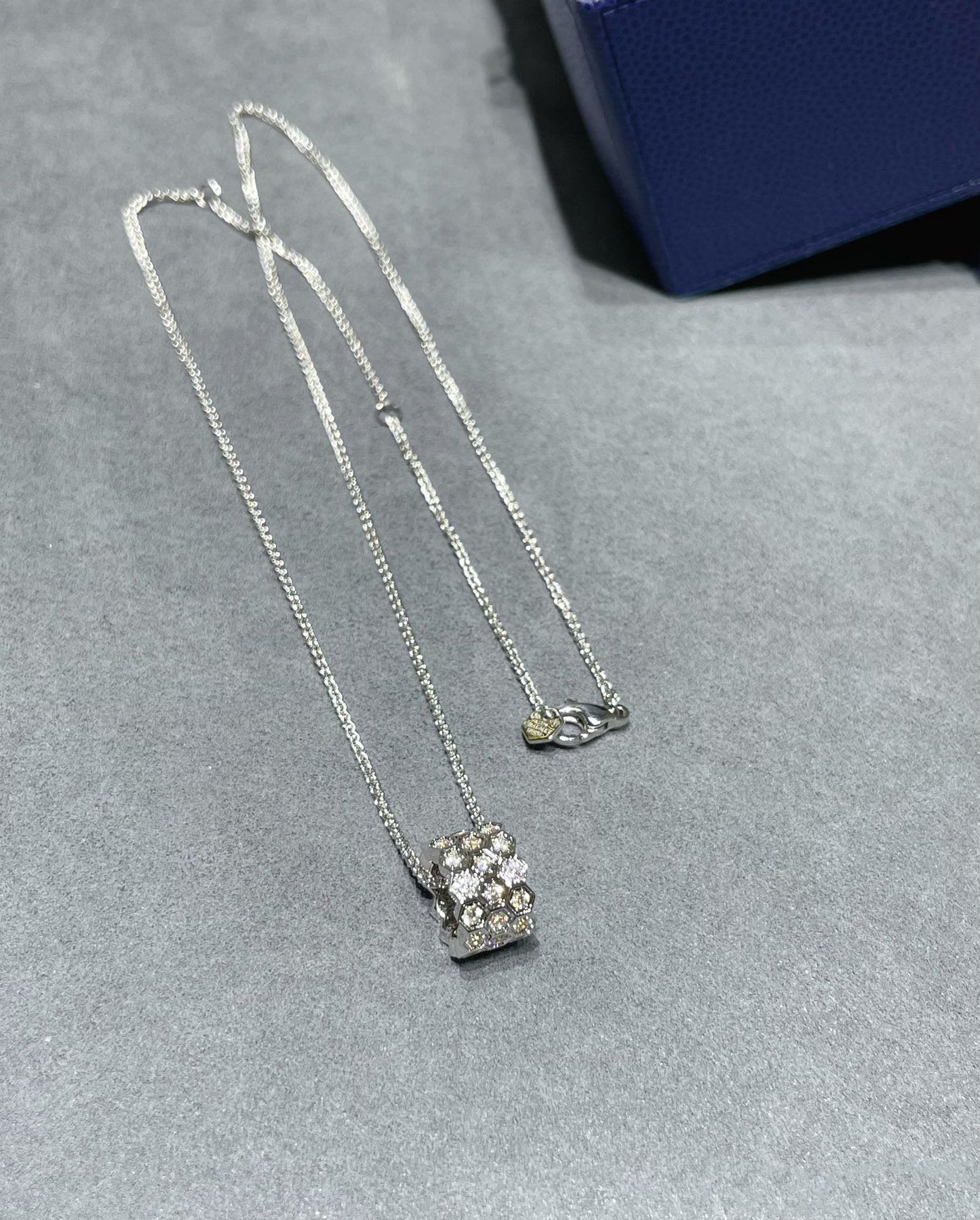 [Am jewelry]BEE LOVE DIAMOND PAVED 3 ROW NECKLACE