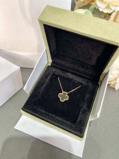 [Am jewelry]CLOVER ROCK CRYSTAL ROSE GOLD NECKLACE
