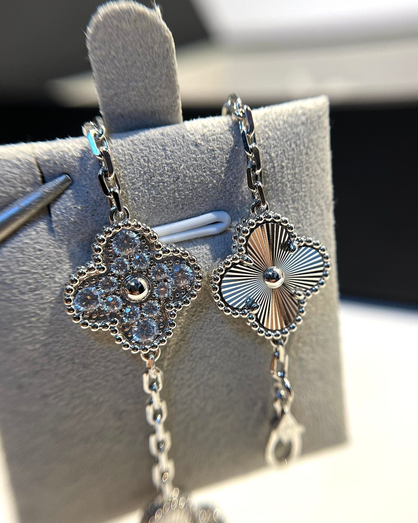 [Am jewelry] CLOVER 5 MOTIF LASER BRACELET COLLECTION