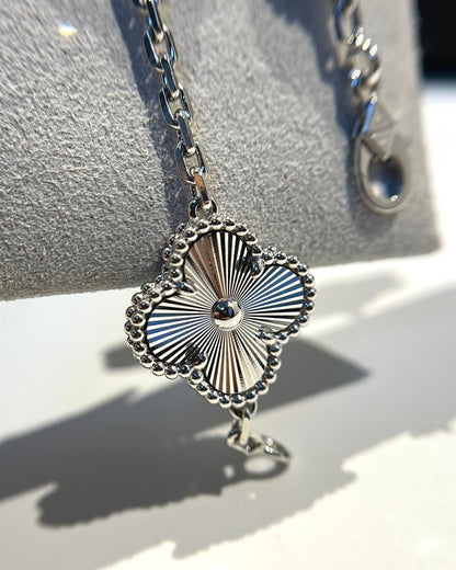 [Am jewelry] CLOVER 5 MOTIF LASER BRACELET COLLECTION