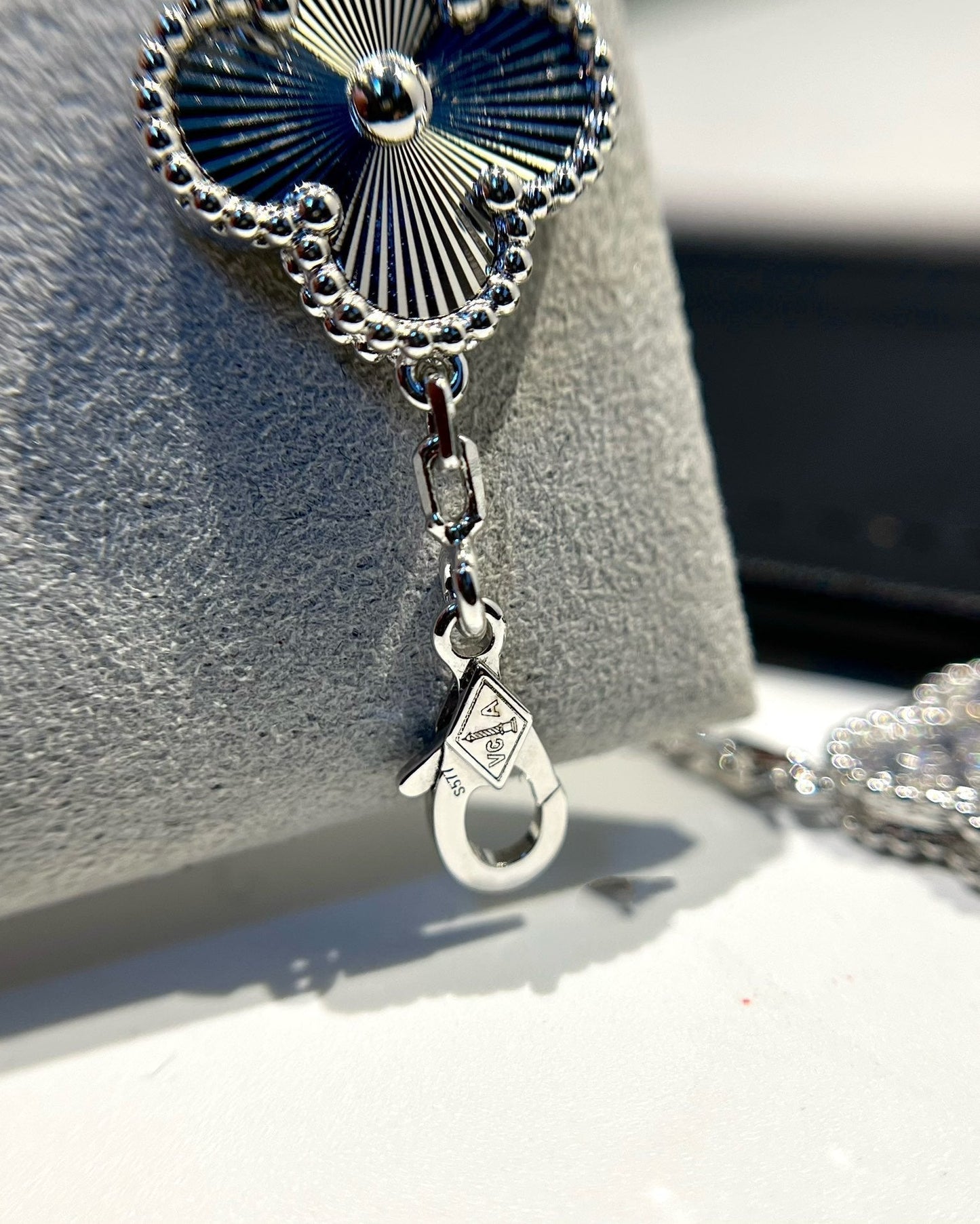 [Am jewelry] CLOVER 5 MOTIF LASER BRACELET COLLECTION