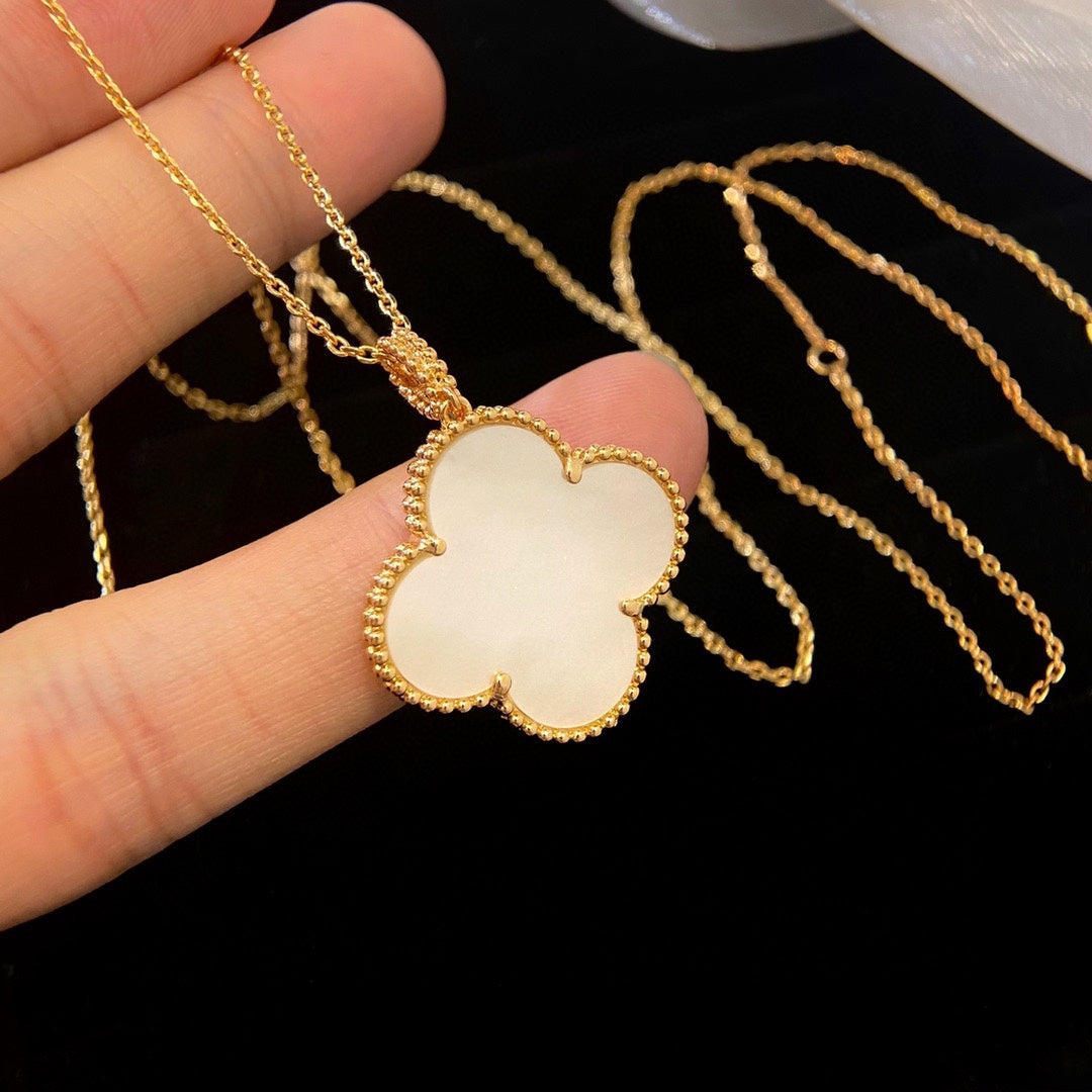 [Am jewelry]CLOVER 25MM MOP LARGE PENDANT NECKLACE