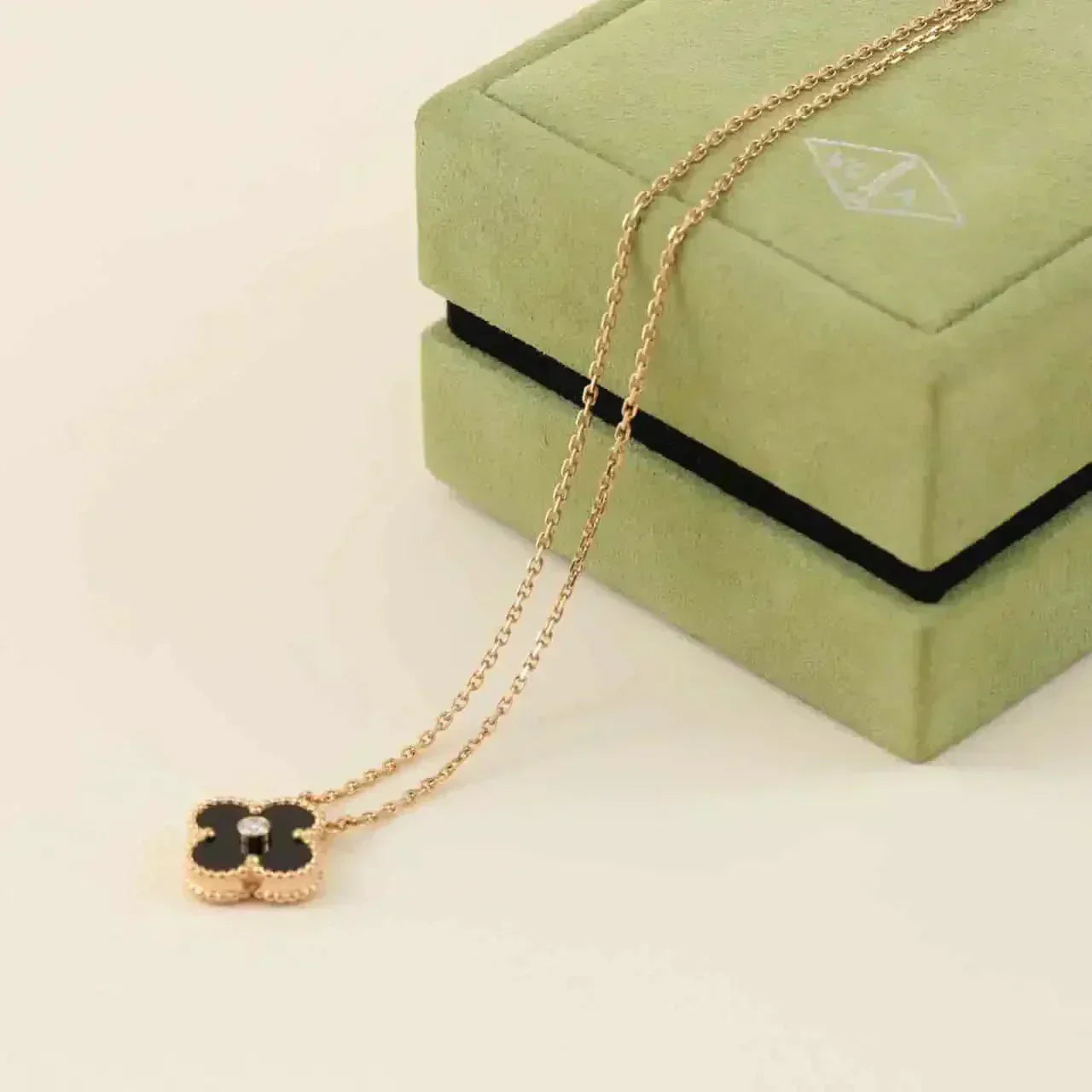 [Am jewelry]CLOVER 15MM DIAMOND ONYX NECKLACE