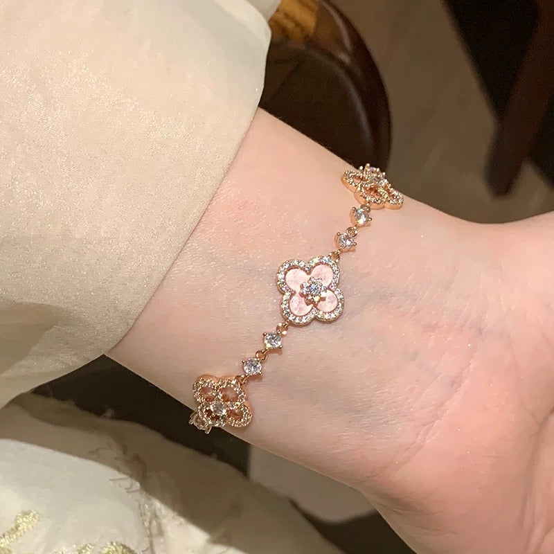 [Am jewelry]CLOVER 5 MOTIF PINK BLUE RED WHITE BRACELET