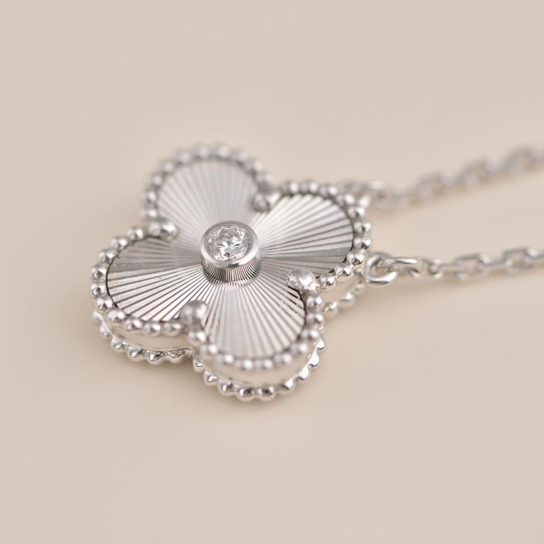 [Am jewelry]CLOVER  15MM DIAMOND LASER NECKLACE SILVER