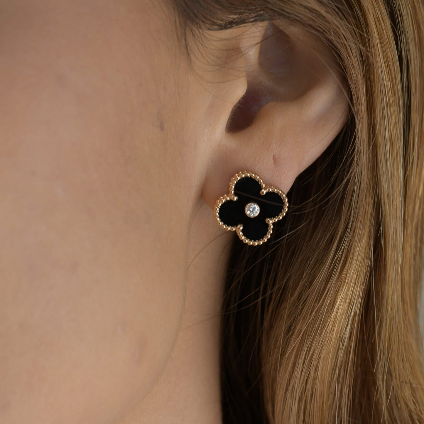 [Am jewelry]CLOVER MEDIUM 1 MOTIFS ONYX DIAMOND EARRINGS
