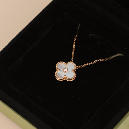 [Am jewelry]CLOVER 15MM DIAMOND WHITE FRITILLARIA NECKLACE