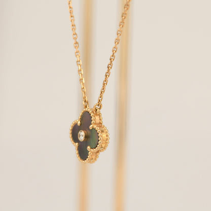 [Am jewelry]CLOVER 15MM DIAMOND AND MOTHER-OF-GREY NECKLACE