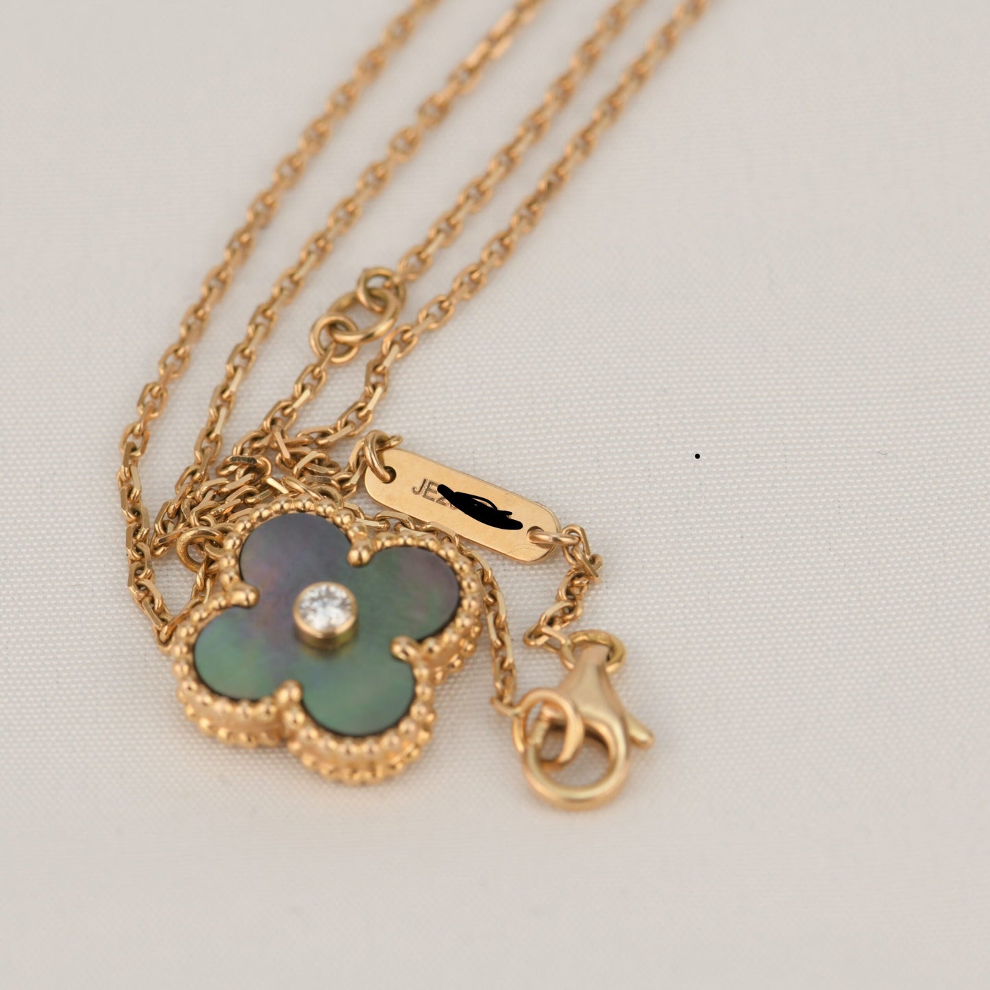 [Am jewelry]CLOVER 15MM DIAMOND AND MOTHER-OF-GREY NECKLACE