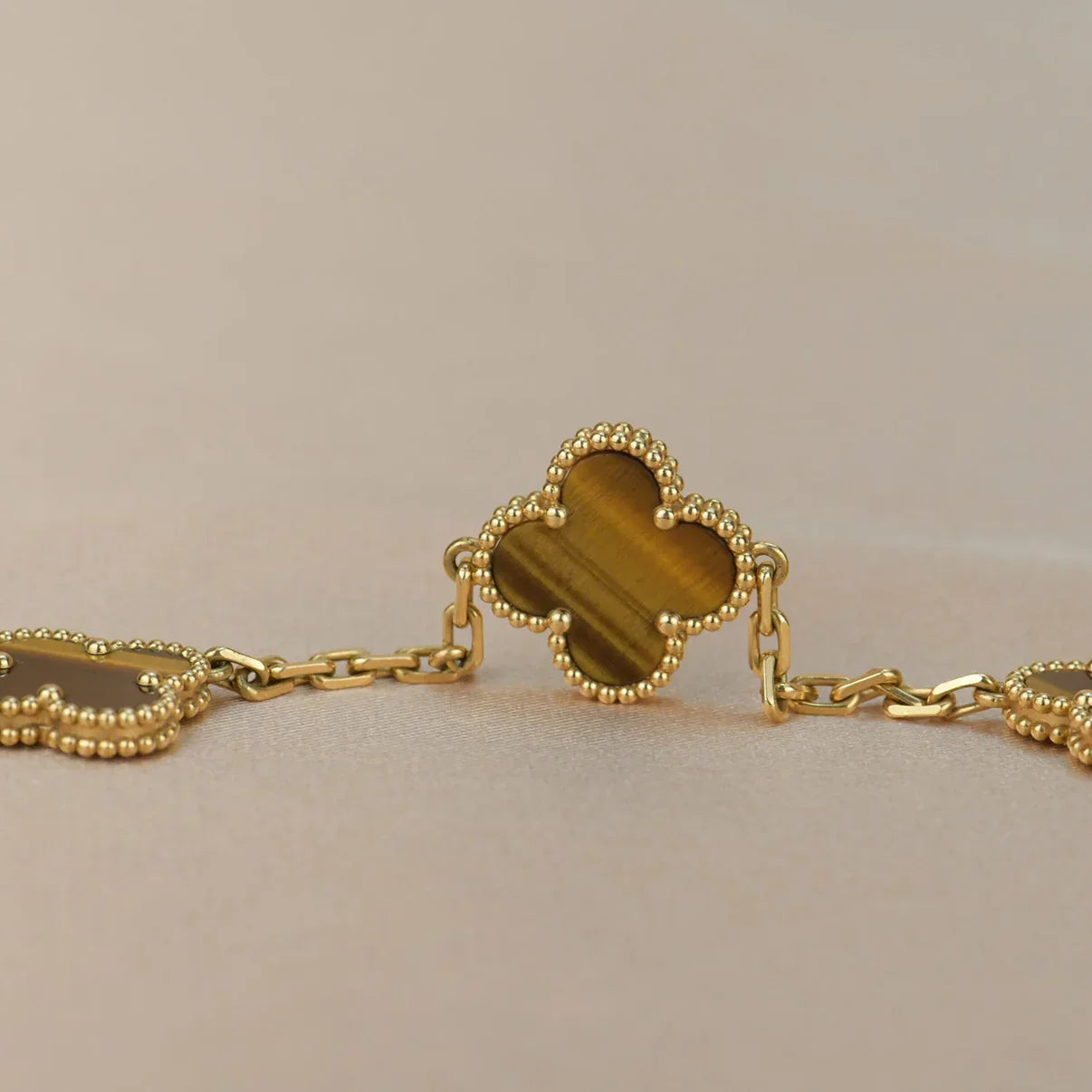 [Am jewelry] CLOVER 5 MOTIFS TIGER EYE BRACELET COLLECTION