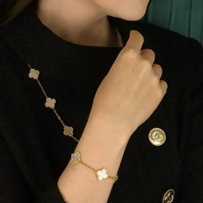 [Am jewelry]CLOVER WHITE PEARL MOP 5 MOTIF BRACELET COLLECTION