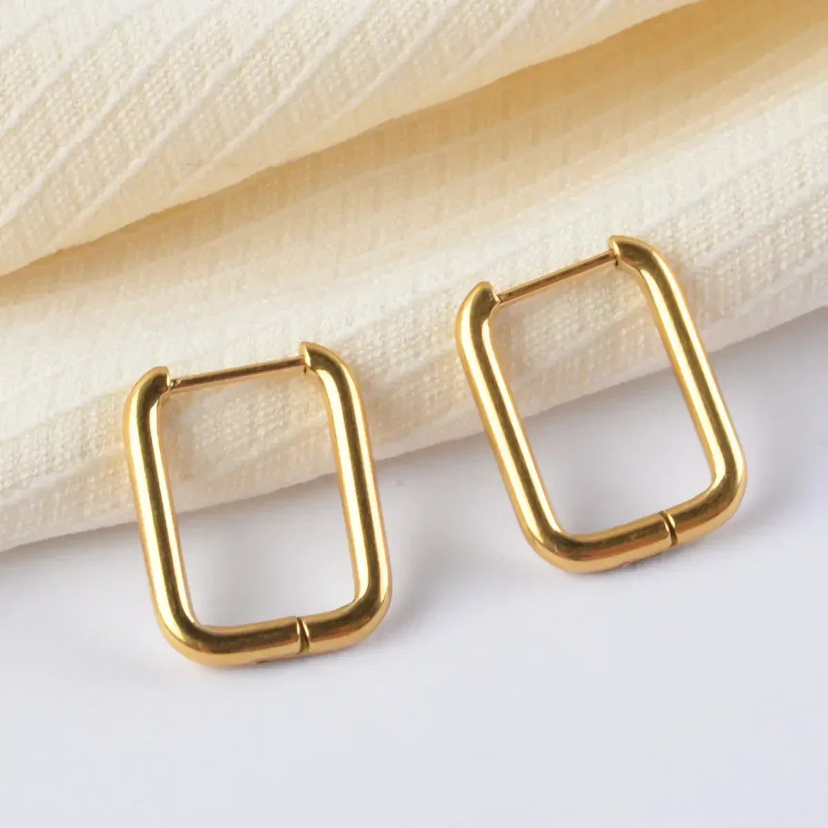 [AM Jewels]Ambrielle Gold U Hoops