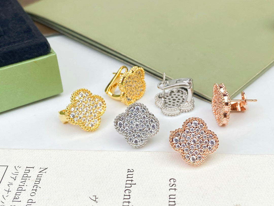 [Am jewelry]CLOVER DIAMOND STUD EARRINGS