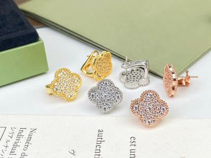 [Am jewelry]CLOVER DIAMOND STUD EARRINGS