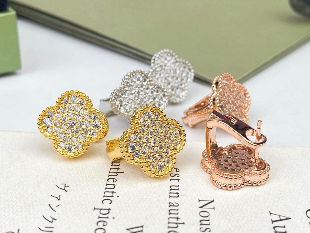 [Am jewelry]CLOVER DIAMOND STUD EARRINGS