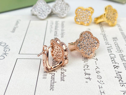 [Am jewelry]CLOVER DIAMOND STUD EARRINGS