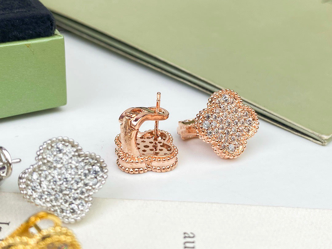 [Am jewelry]CLOVER DIAMOND STUD EARRINGS