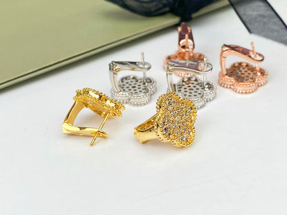 [Am jewelry]CLOVER DIAMOND STUD EARRINGS
