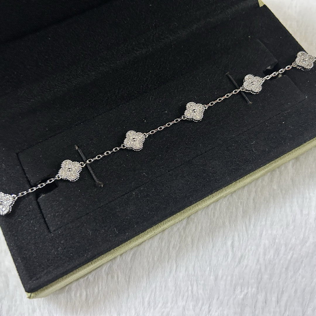 [Am jewelry]CLOVER 6 MOTIF DIAMOND BRACELET