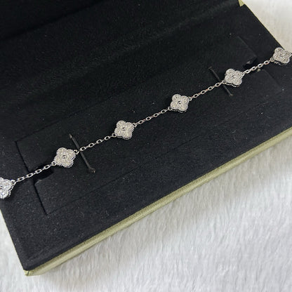 [Am jewelry]CLOVER 6 MOTIF DIAMOND BRACELET