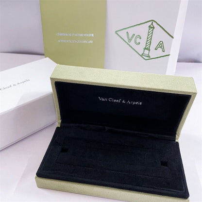 [Am jewelry]VA CLOVER BRACELET NECKLACE RING BOX GIFT BAG