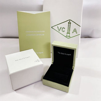 [Am jewelry]VA CLOVER BRACELET NECKLACE RING BOX GIFT BAG