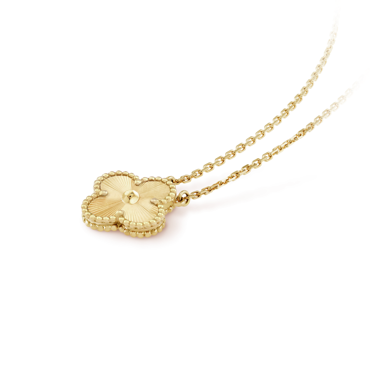 [Am jewelry]CLOVER 15MM LASER NECKLACE